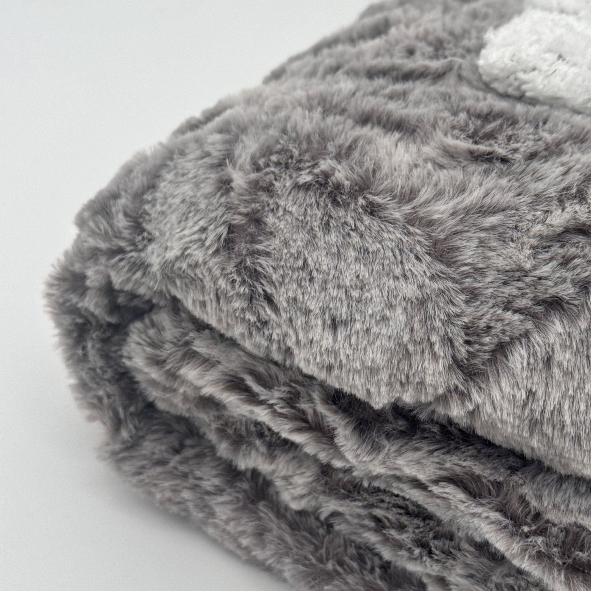 Plaid Sherpa Côtelé Gris Taupe effet Peau de Bête