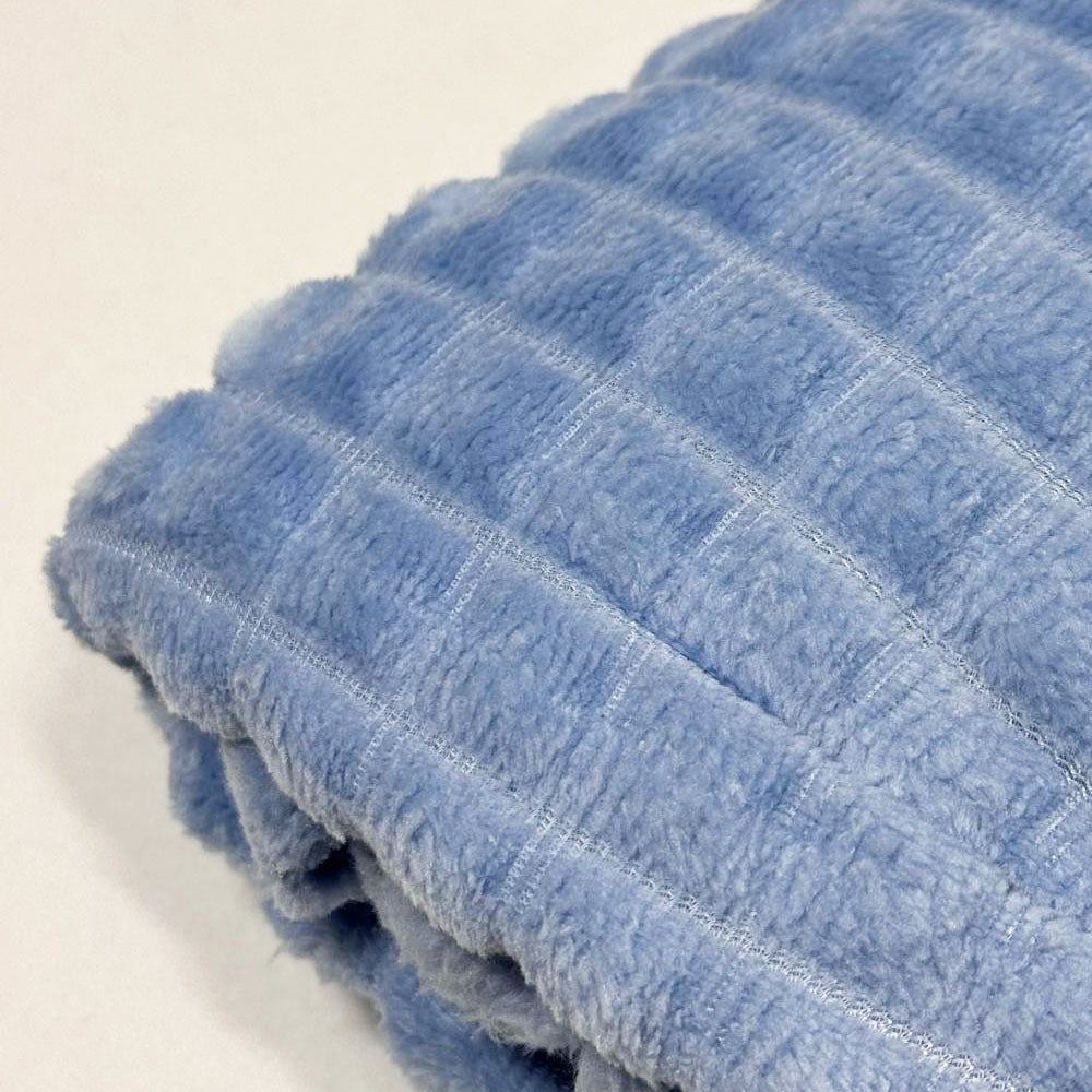 Plaid Polaire Bleu Ciel (carrés)